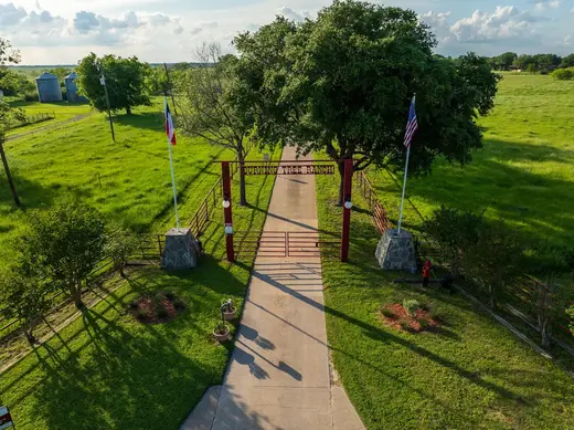 Exterior view of Dallas detox center — grass