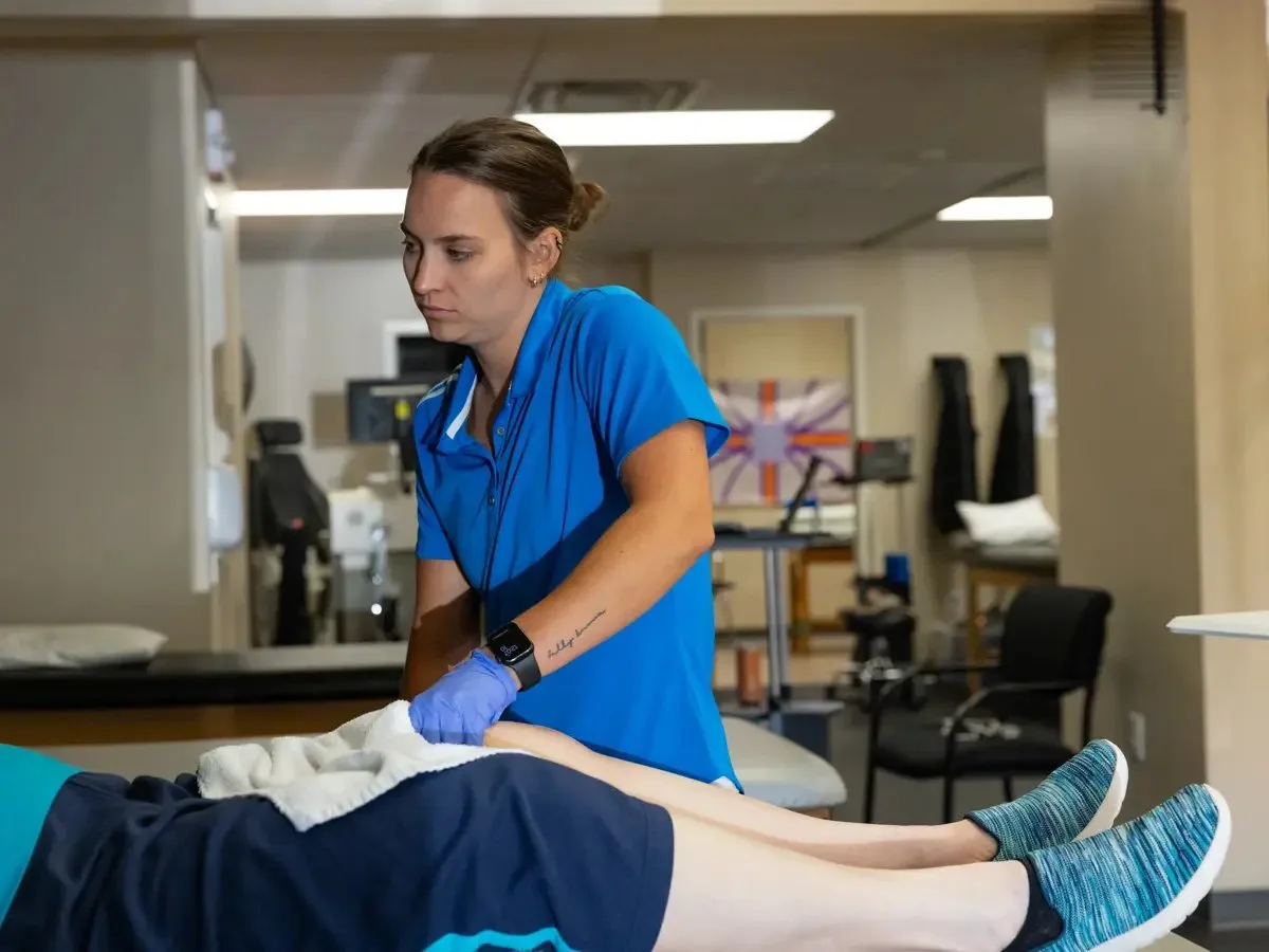 Baylor Scott & White Outpatient Therapy - Dallas - Kessler Park - Foto 3