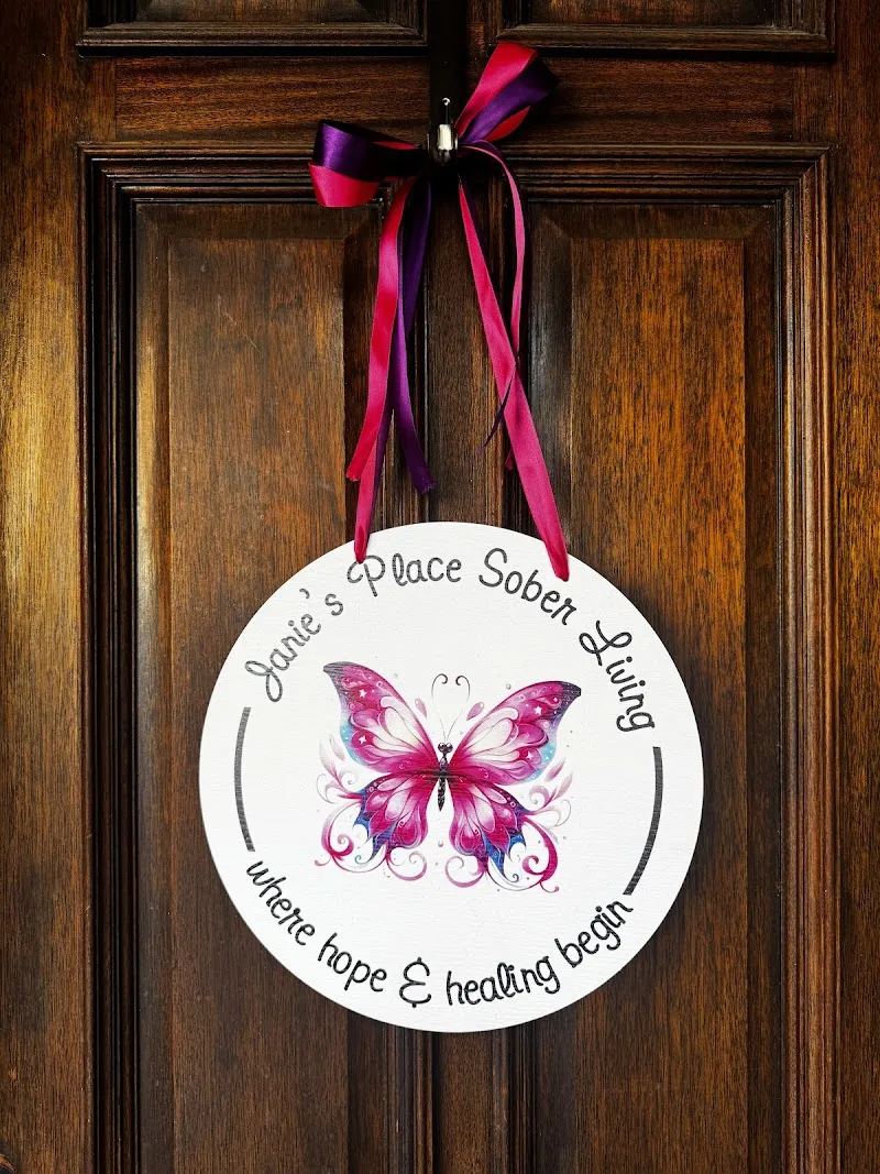 Janie’s Place Sober Living & Mental Health Primary Home - Photo 4