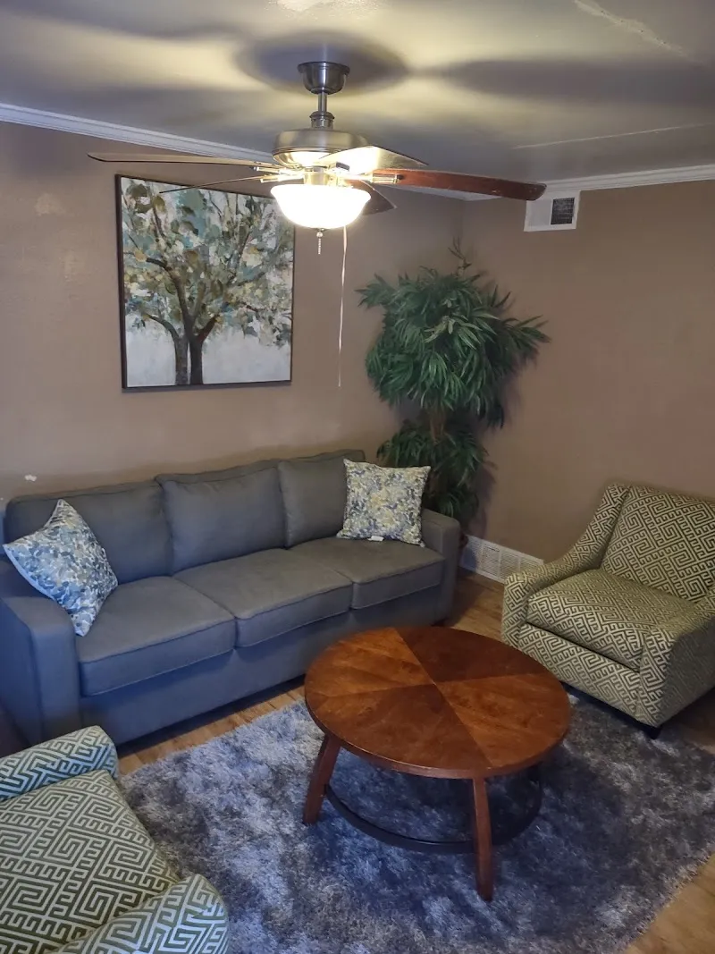 Ms .Brewer Sober Living for Women - Photo 1