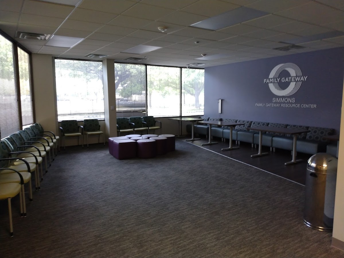 Simmons Family Gateway Resource Center - 照片 4