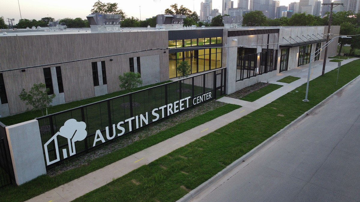 Austin Street Center - Photo 6