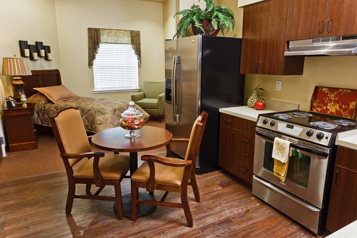 Lakewest Rehabilitation & Skilled Care - Photo 4