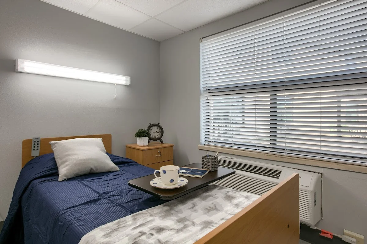 Skyline Nursing Center - interior photo