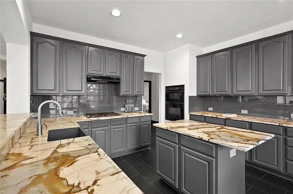 Real Deal Sober Living Homes: Farmers Branch - Photo 3