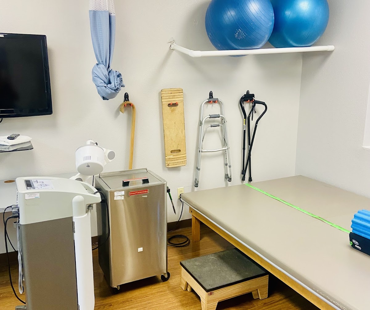 Fair Park Health & Rehabilitation Center - Photo 5